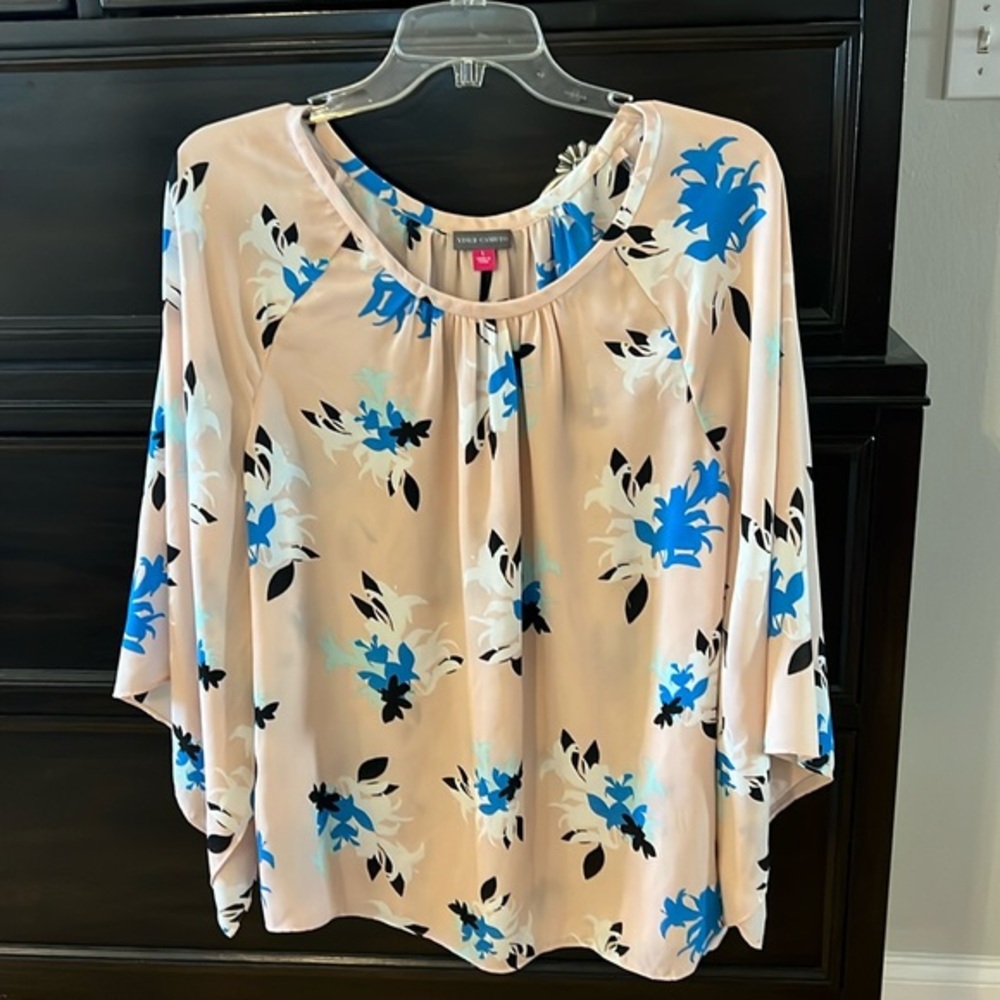 🪻Vince‎ Camuto Top🪻